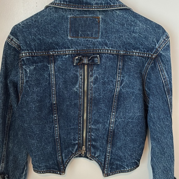Vintage Jordache blue denim jean jacket. Size M - Picture 4 of 5